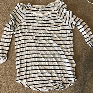 Quarter sleeve shirt